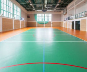 wykładzina elastyczna w hali sportowej
