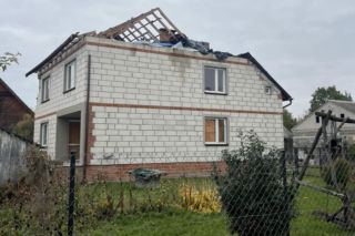 2. Uszkodzony w trakcie wrześniowej inwazji dronów dom w miejscowości Wyryki