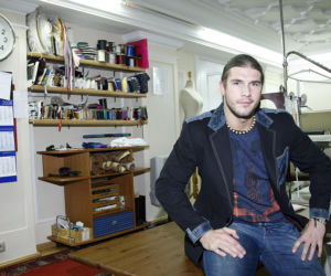 Piotr Adamski zasłynął jako polski hydraulik. Dziś jest modelem plus size!