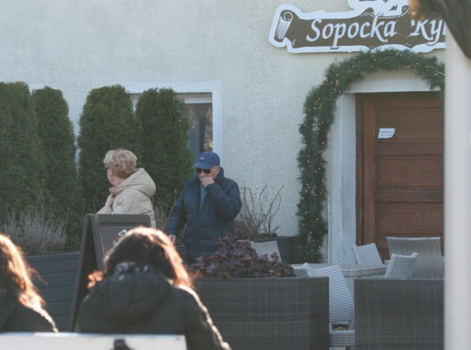 Stefan Friedmann z żoną na spacerze