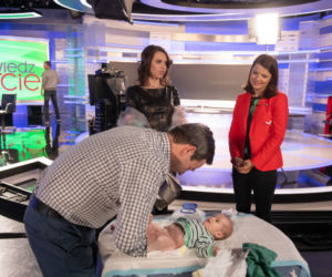 Na Wspólnej odc. 2871. Roma (Julia Kamińska), Marta (Joanna Jabłczyńska), Maciej Domagała ( Rafał Sisicki)