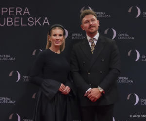 Wszystkie opaski Marty Nawrockiej - dzięki nim ma dziewczęce stylizacje