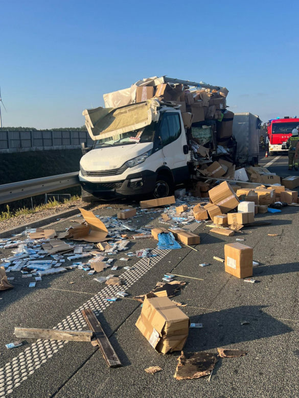 Wypadek ciężarówki z bydłem ujawnił przemyt papierosów