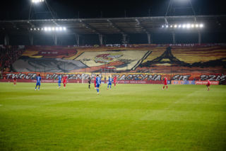 Kibice Lecha z oświadczeniem po demolce na stadionie Widzewa
