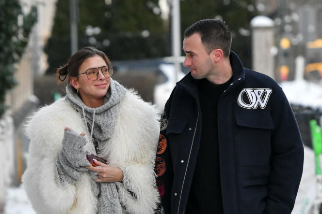 Klaudia Halejcio, mąż jej otworzył auto za całusa