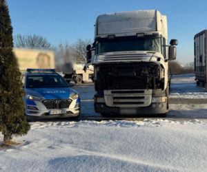 57-latek koczował w zamarzniętej ciężarówce! Mroźna noc na Pomorzu mogła zakończyć się dla niego śmiercią