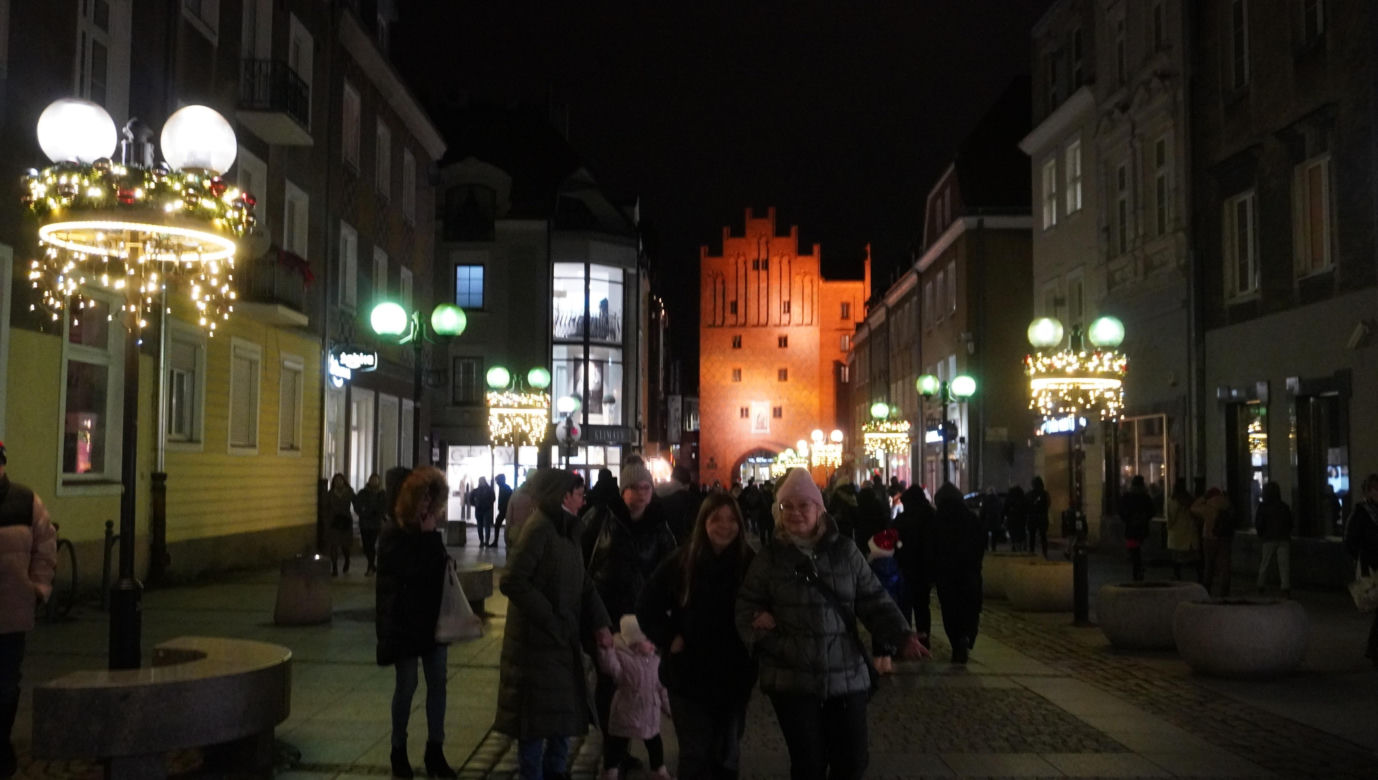 Olsztyn rozświetliły świąteczne iluminacje. Stare Miasto i centrum zachwycają!