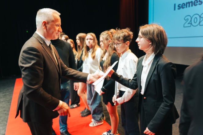 Najzdolniejsi uczniowie odebrali stypendia Prezydenta Miasta Siedlce