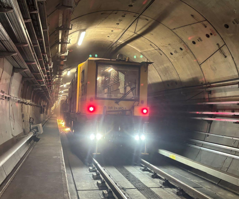 Warszawskie metro M1 przechodzi rewolucję. Pasażerowie odczują zmiany