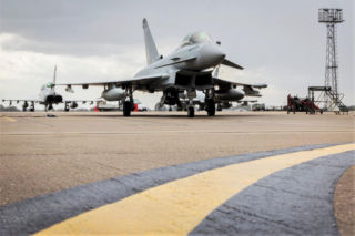 Reakcja na ataki Iranu. Wielka Brytania wysyła dodatkowe siły do Kataru i na Cypr