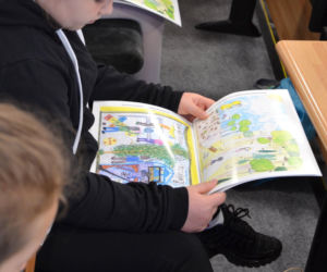 „Plastyczne Oscary” i mosty między pokoleniami. Wielki finał konkursów w ramach kampanii „Widzę – rozmawiam – reaguję” w Siedlcach