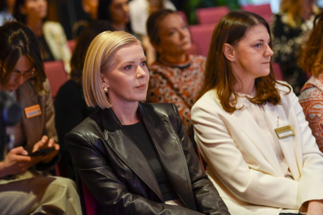 "Pokochaj swoje ciało": Omenaa Mensah, Joanna Przetakiewicz, Ewa Chodakowska, Kinga Zawodnik, Maffashion