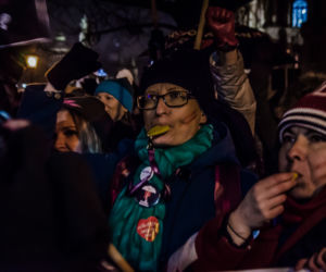 Nie mów mi, co mam robić. Protest kobiet w Krakowie [GALERIA ZDJĘĆ, AUDIO]