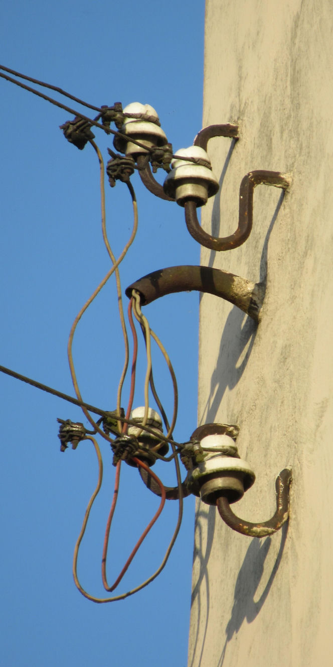 To jedno z najpiękniejszych miast województwa łódzkiego. Leży blisko słynnego Tomaszowa