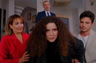 Miłość i nadzieja, odcinek 363: Wredna Melis odstawi aktorski popis. Znowu dostanie to, czego chce, a Bulent wyrzuci Zeynep z domu – ZDJĘCIA