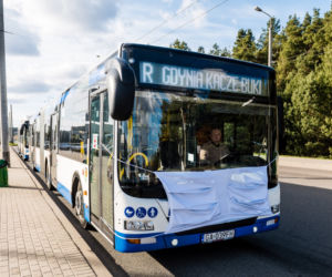 Autobusy w Gdyni, zachęcają do noszenia maseczek