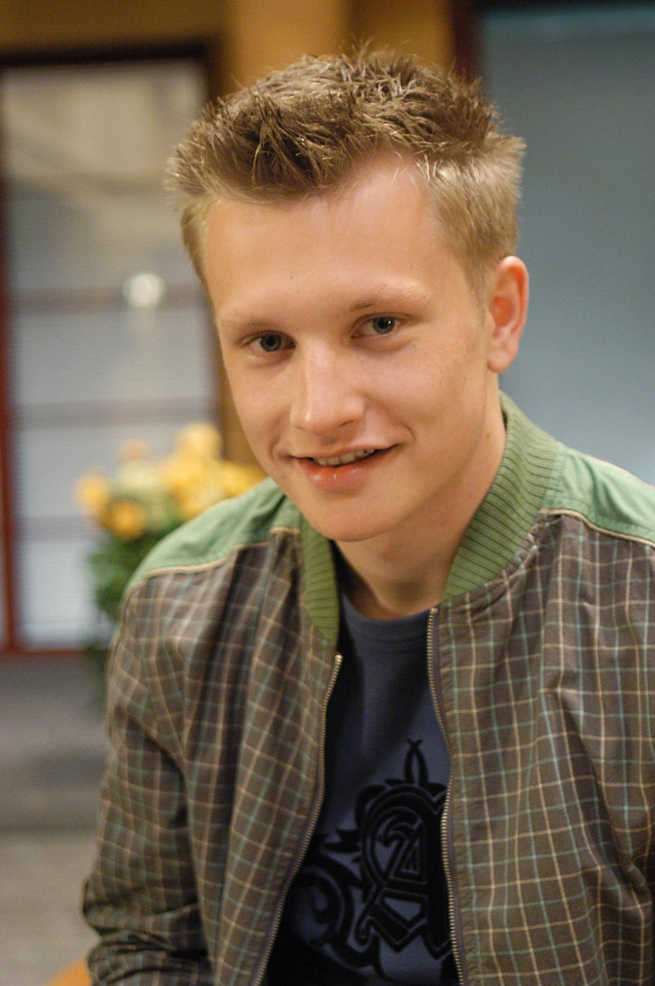 Od nastolatka z "Na Wspólnej" do eleganckiego mężczyzny. Tak zmieniał się Jakub Wesołowski