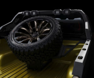 Toyota Hilux po tuningu WALD International 