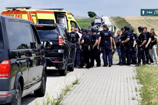 Koniec obławy na nożownika z Mierzawy. Były policjant trafił do aresztu po zabójstwie teścia