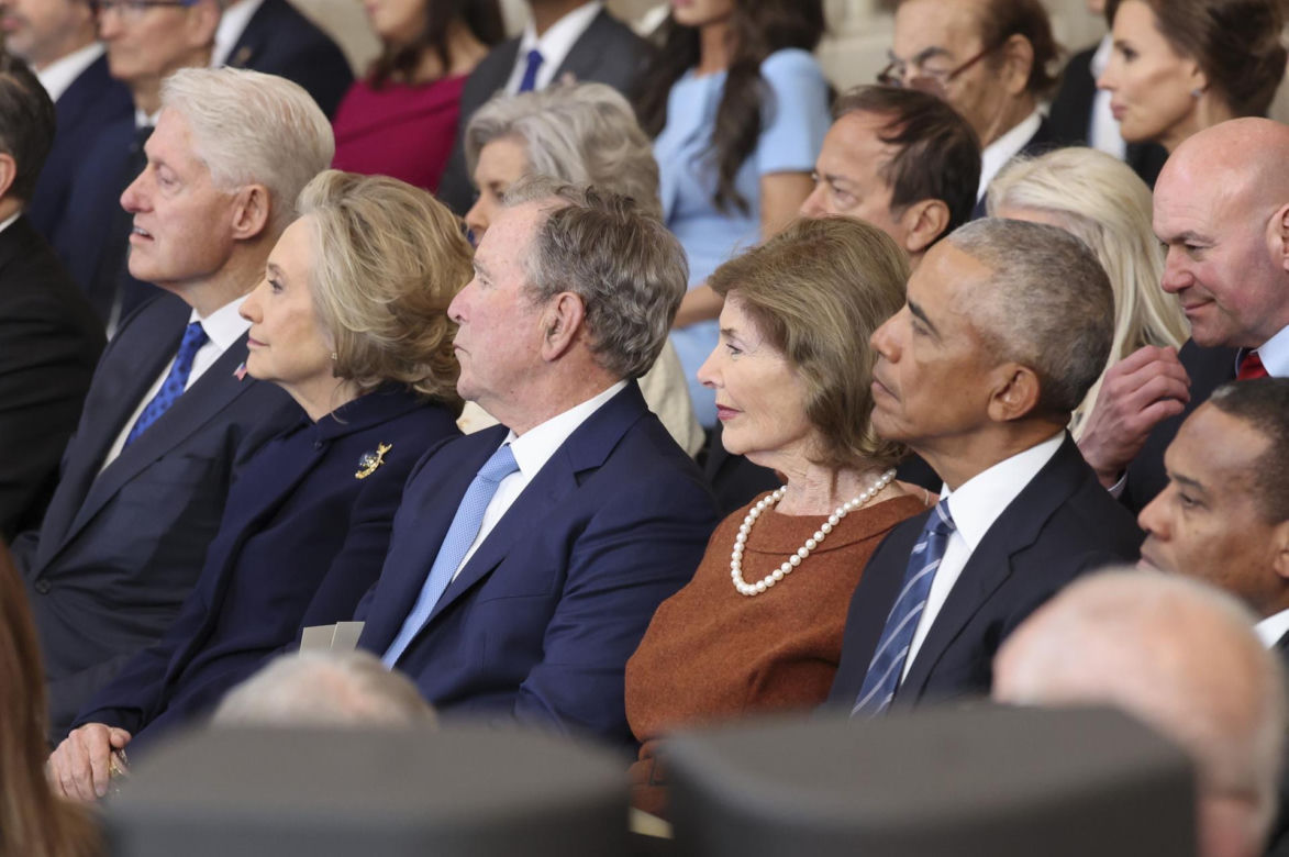 Dopiero teraz pokazali, co zrobiła Hillary Clinton na inauguracji! Zagadkowa sprawa