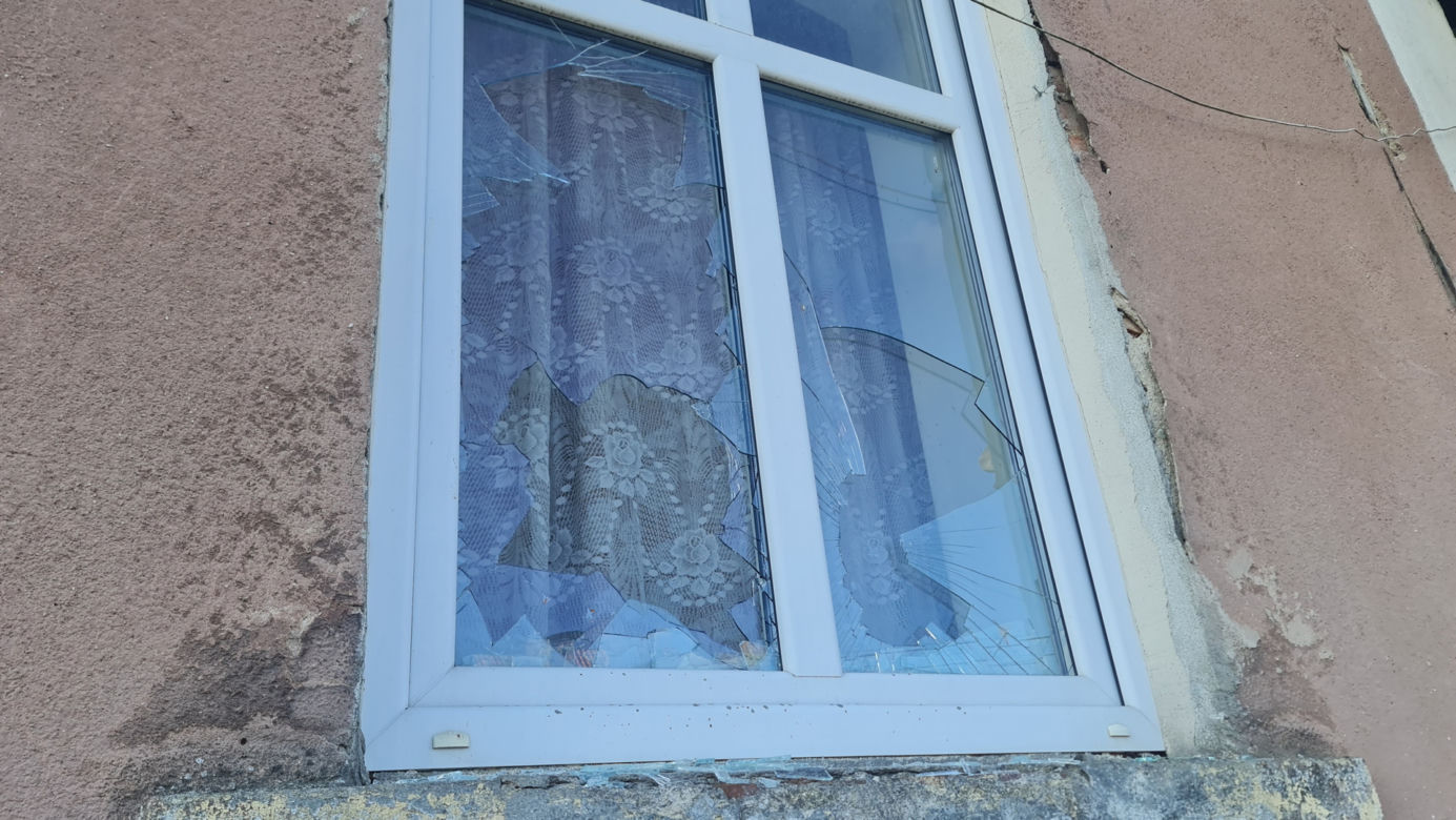 Dawid to człowiek-demolka. Wybijał szyby w samochodach i budynkach