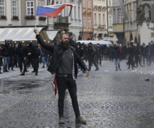 Protesty antymaseczkowców w Pradze