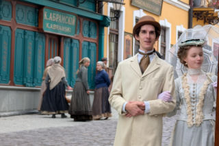 Netflix kręci w Tarnowie! Tak wygląda scenografia Nocy i dni