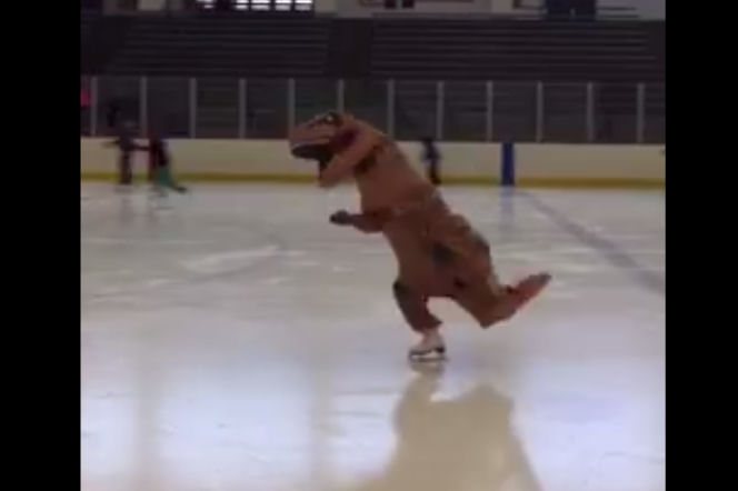 Tyranozaur na łyżwach