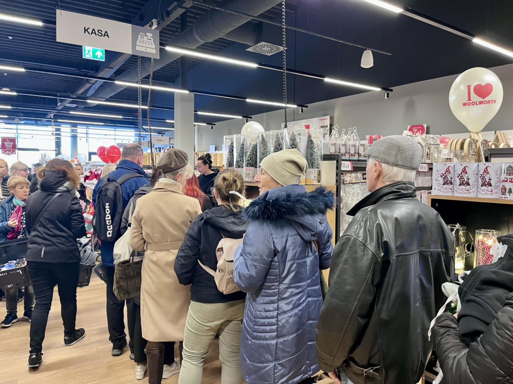 Tłumy na otwarciu sklepu Woolworth w Gorzowie