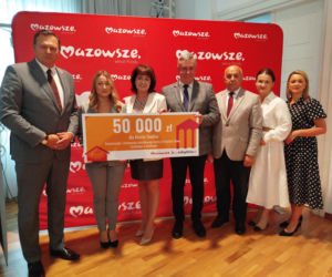 Dwie lokalne inwestycje z wysokim wsparciem unijnym. Umowy na budowę wiaduktu warszawskiego w Siedlcach i rozwój bioróżnorodności w Mrozach – już podpisane!