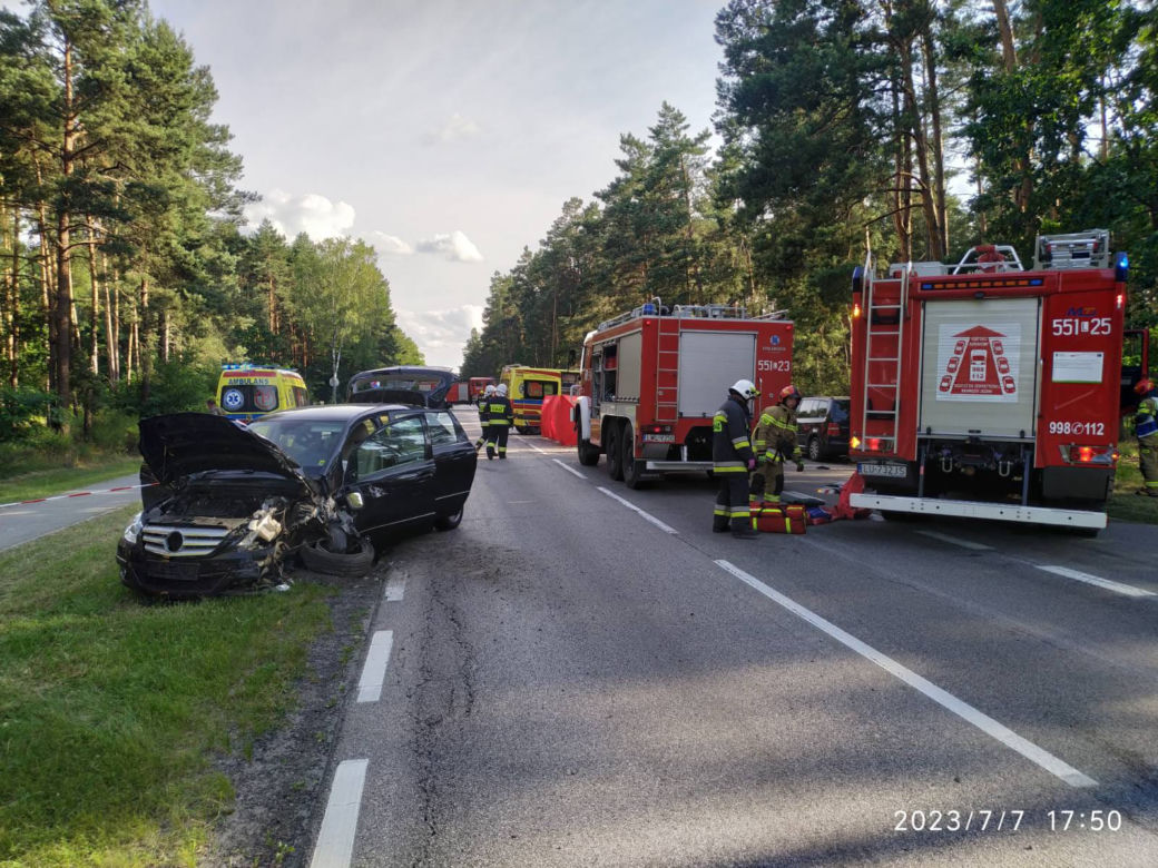 Potworny wypadek w pow. włodawskim. Nie żyją dwie osoby