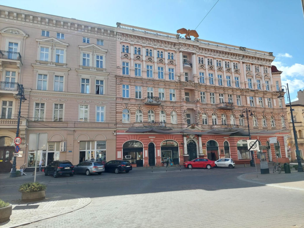 Kamienice w centrum Bydgoszczy potrzebują remontu. Gdzie prace już ruszyły, a gdzie tynk wciąż sypie się ze ścian?