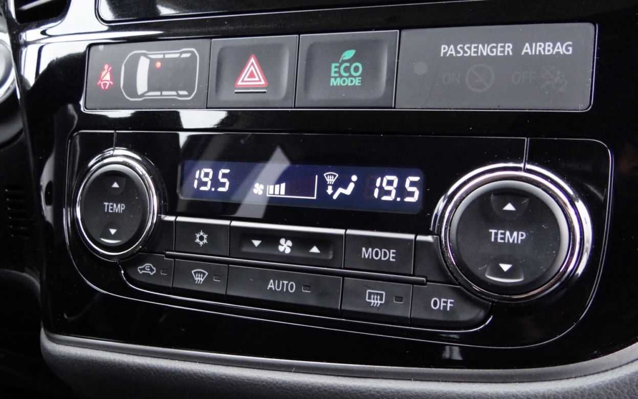 Mitsubishi Outlander 2.2 DID 6AT 4WD Intense Plus