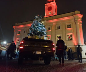 Świąteczny Zlot Amerykańskich Samochodów na Rynku w Lesznie