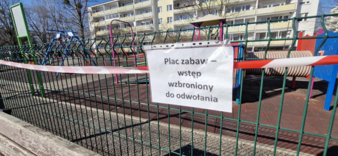 Dramatyczny wypadek na placu zabaw przy ulicy Malinowskiego w Toruniu