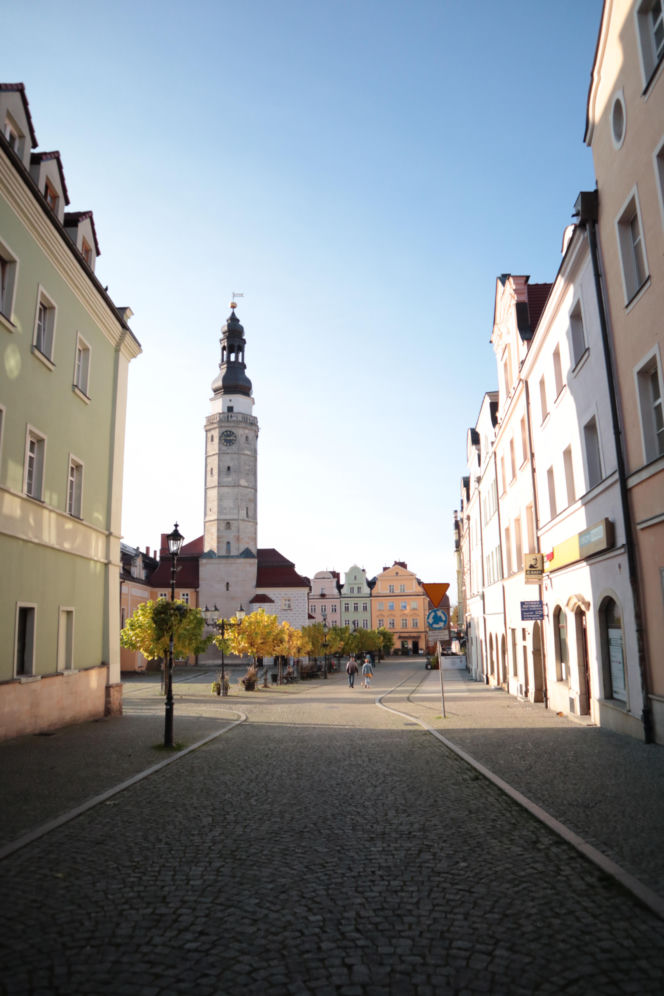 Najszczęśliwsze miasto w województwie dolnośląskim. Tak zdecydowała AI
