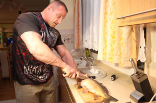 Mariusz Pudzianowski vs. karp