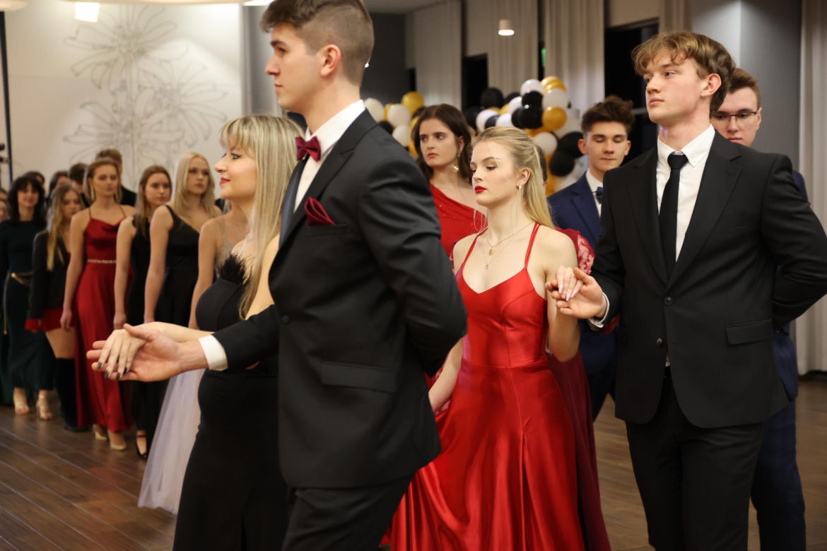Studniówka Zespołu Szkół Elektronicznych w Lublinie. Tak bawią się tegoroczni maturzyści! 