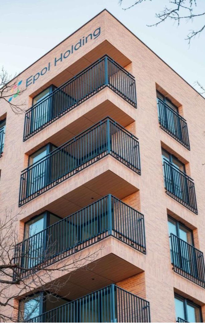 Uwagę zwracają dziś takie adresy jak ul. Dębowa 1 w Łodzi. To tam powstały Apartamenty Dębowa - inwestycja zlokalizowana w centrum Łodzi, w sąsiedztwie alei stuletnich dębów