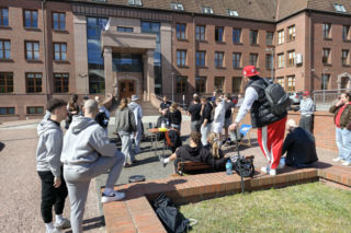 Studenci gorzowskiego AWF ogolili się na pohybel rakowi!