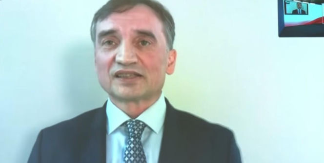 Pilne! Zdalny bunt Ziobry. Z ekranu atakuje władzę i wyznacza termin powrotu