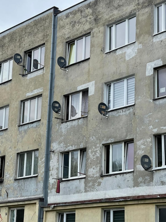  Jastrzębie-Zdrój. 3-latek wypadł z okna! Ojciec i jego partnerka byli pijani?!