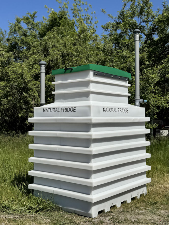 Piwniczka ziemianka w ogrodzie