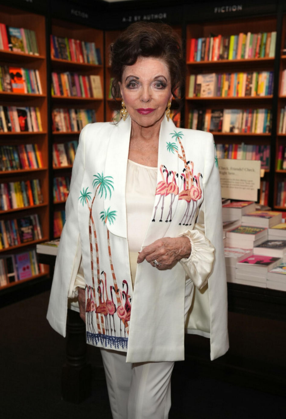 Joan Collins, 92-letnia gwiazda Hollywood ma męża młodszego o 32 lata. Piękna para?