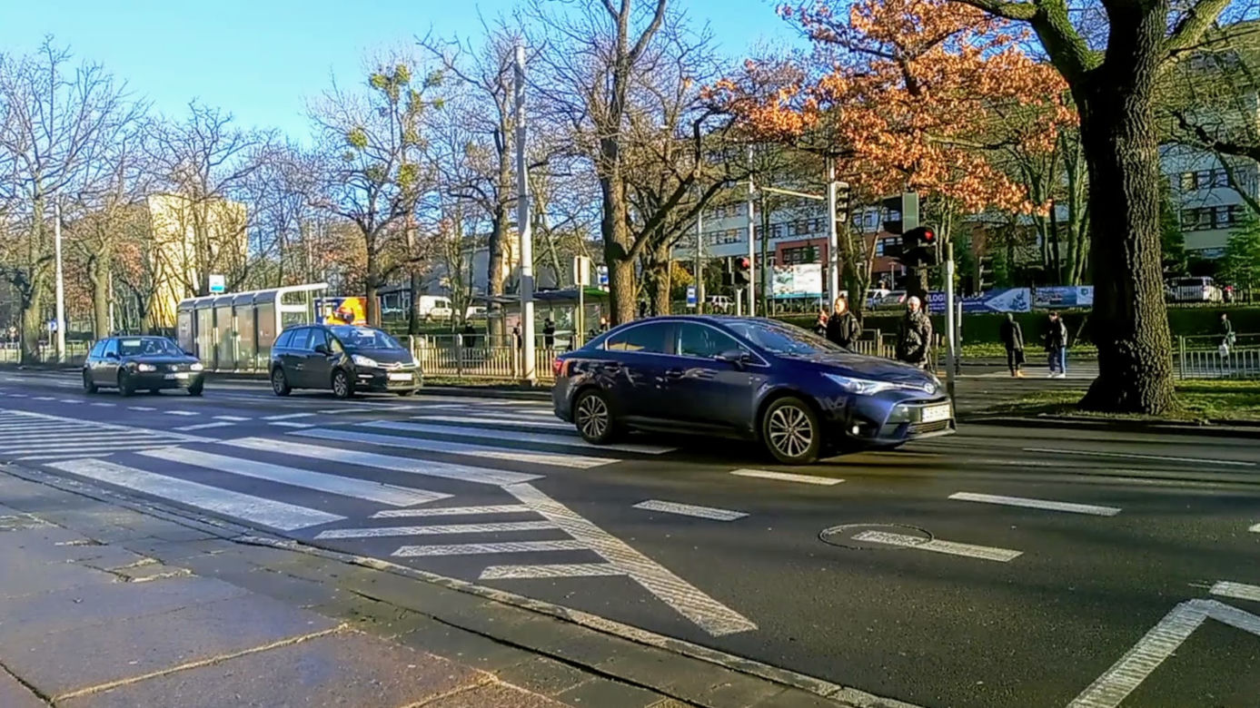 Niebezpieczne przejście dla pieszych na al. Piastów