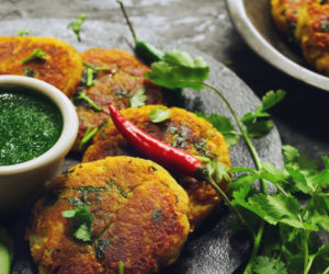Ziemniaczane kotlety o smaku curry: łatwy przepis na krokiety z ziemniaków Aloo Kikki
