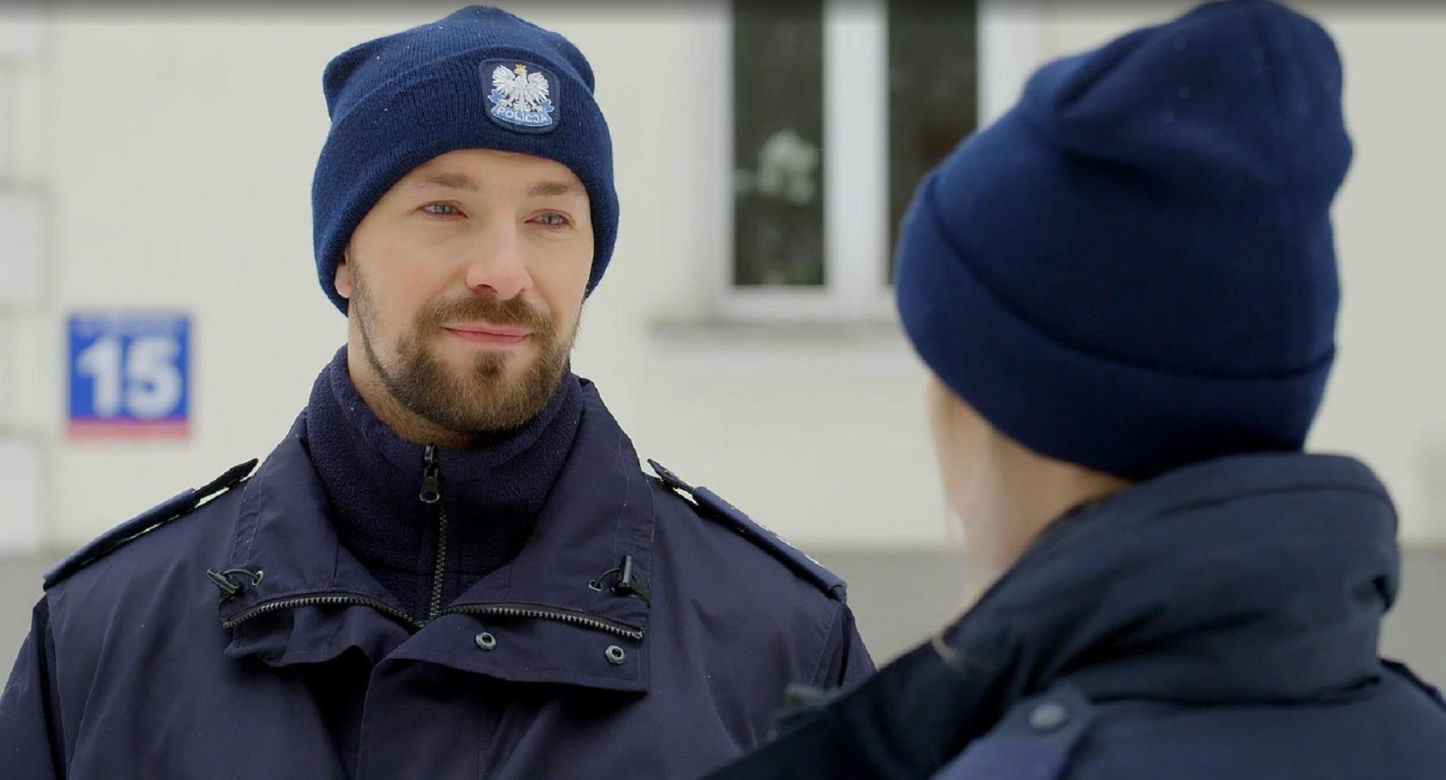 Barwy szczęścia. Daria nie zniknie z życia Marcina w nowym sezonie! Zostawi Renatę i zwiąże się z młodszą policjantką? - ZDJĘCIA