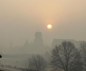 Dziś smog w Polsce zaskakuje. Sprawdź, które miasta mają najgorsze powietrze 05.03.2026!