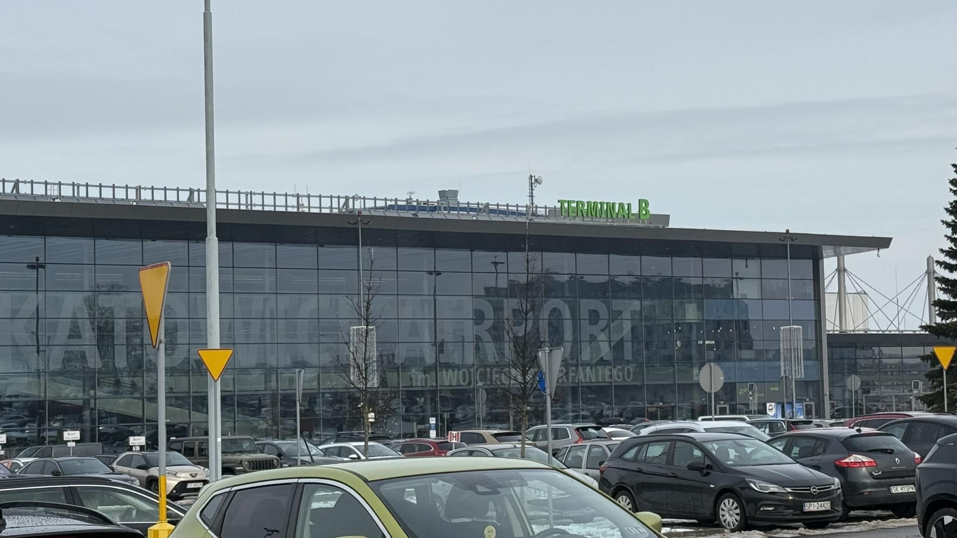 Lotnisko w Pyrzowicach, Katowice Airport