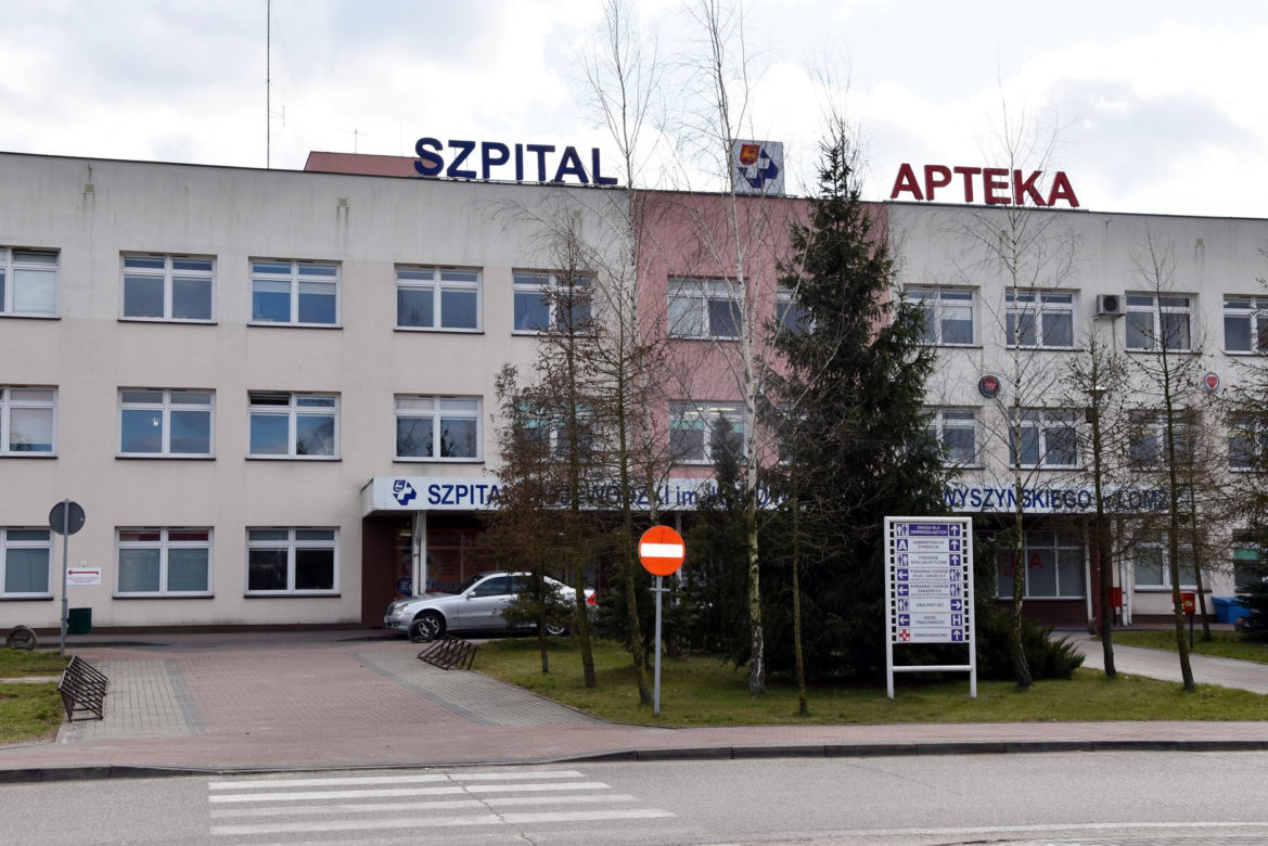 Protest przed szpitalem w Łomzy - NIE dla szpitala zakaźnego